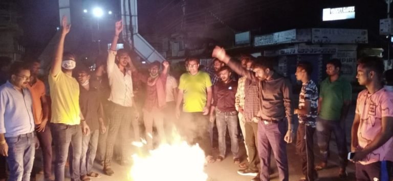 एनएसयूआई ने फुका अजय चंद्राकर का पुतला