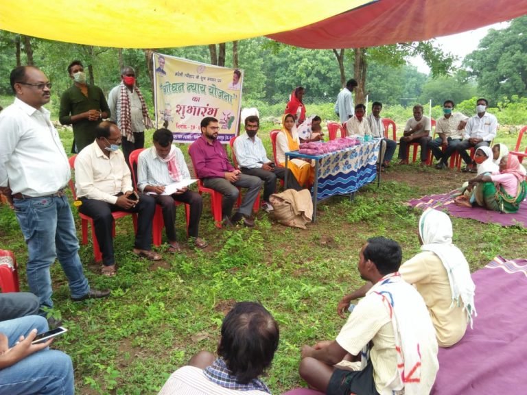 गोधन न्याय योजना का हुआ आगाज :  अतिथियों ने पारंपरिक तरीके से की गाय बैलों की पूजा…