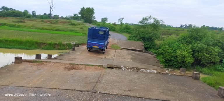 दो साल से टूटा है मुख्य मार्ग का पुल,किसी अनहोनी के बाद ही खुलेगी विभाग की नींद