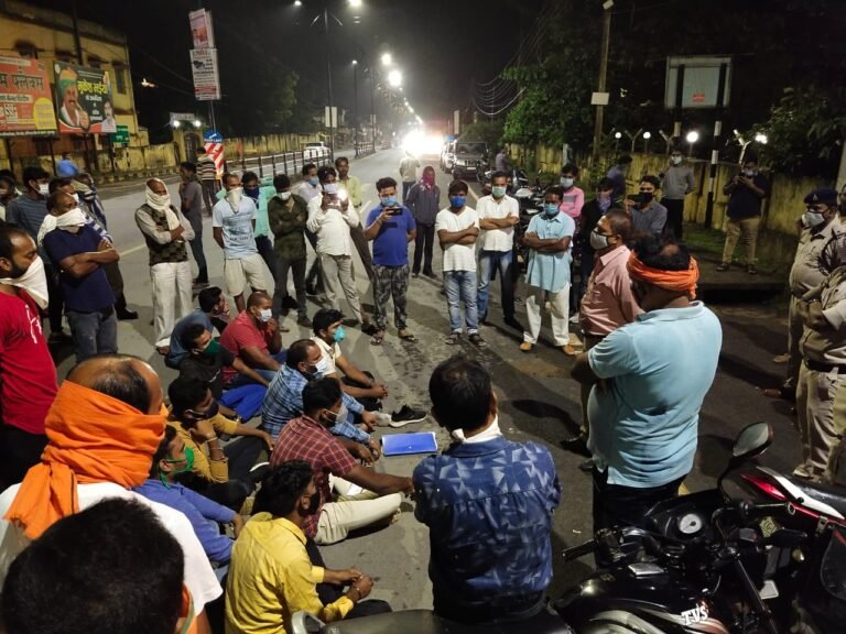 सूरजपुर में गौ तस्करों को पुलिस का साथ , तस्करों को छोड़ गौ रक्षकों पर किया जाता है अपराध दर्ज….