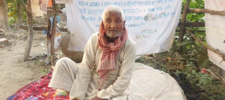 30 वर्ष पहले बेंचा था गन्ना, आज तक नहीं मिला पेमेंट…85 वर्षीय किसान 28 दिन से बैठा है धरने पर, नहीं हो रही सुनवाई