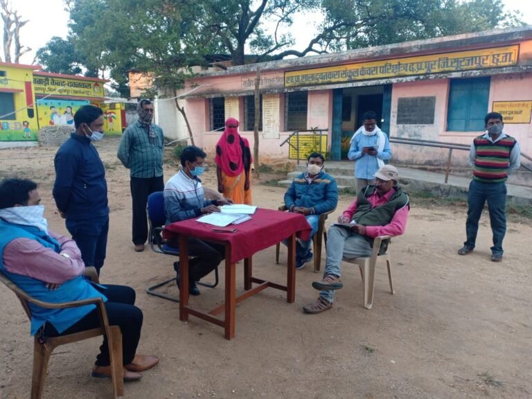 उप जिला निर्वाचन अधिकारी सहित निरीक्षण दल ने प्रतापपुर में किया मतदान केंद्रों एवं बीएलओ कार्यालय का निरीक्षण…
