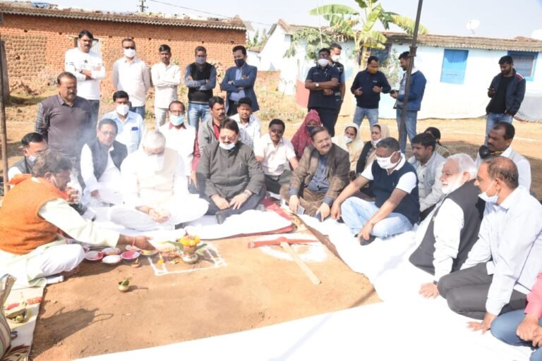 पंचायत मंत्री श्री टीएस सिंहदेव ने किया 10 लाख लीटर क्षमता के पानी टंकी निर्माण हेतु भूमिपूजन