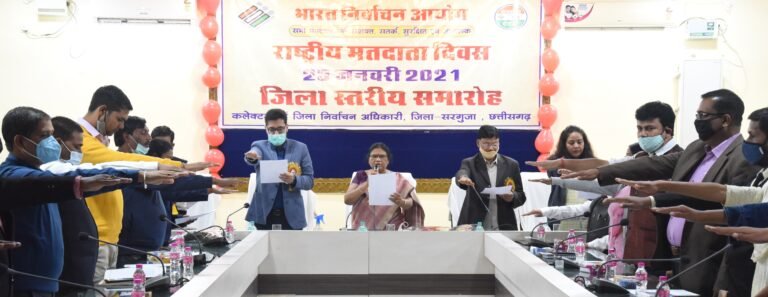 लोकतंत्र की मजबूती के लिए मतदान जरूरी – कमिश्नर सुश्री किंडो