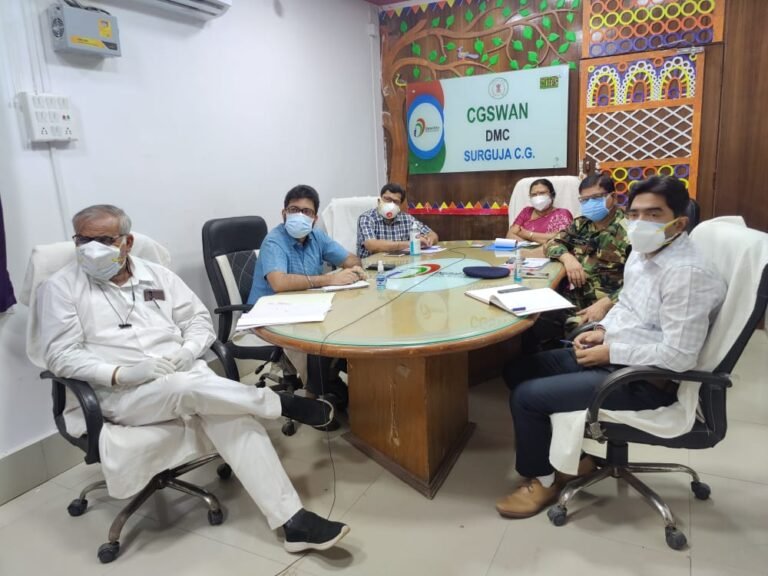 जिले में 2 मई से शुरू होगा तीसरे चरण का टीकाकरण,, सबसे पहले अंत्योदय राशनकार्डधारियों को लगेगा टीका,,,, मुख्यमंत्री ने कैबिनेट मंत्री और अधिकारियों से टीकाकरण की रणनीति पर की चर्चा….