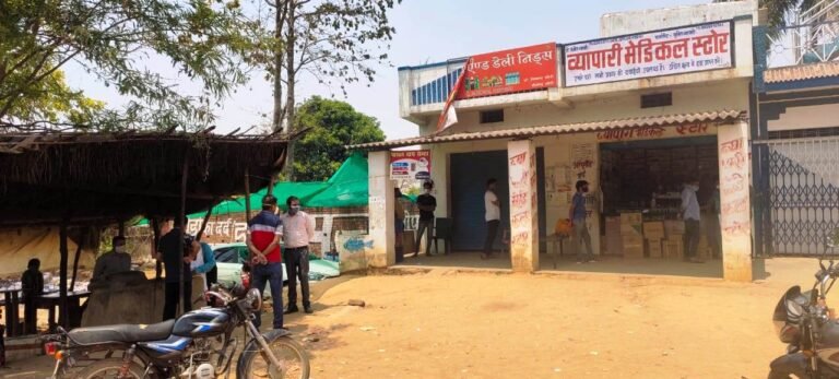 चठिरमा स्थित व्यापारी मेडिकल स्टोर संचालक के द्वारा चलाए जा रहे अनाधिकृत अस्पताल को प्रशासन ने किया शील…