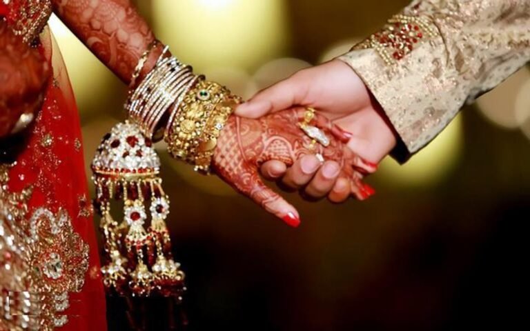 भाई बहन के रिश्ते को शर्मसार करती घटना,,,विवाहित बहन के साथ भाई के अवैध संबंध का खुला राज तो ससुराल वालों ने करवाई भाई बहन की शादी….