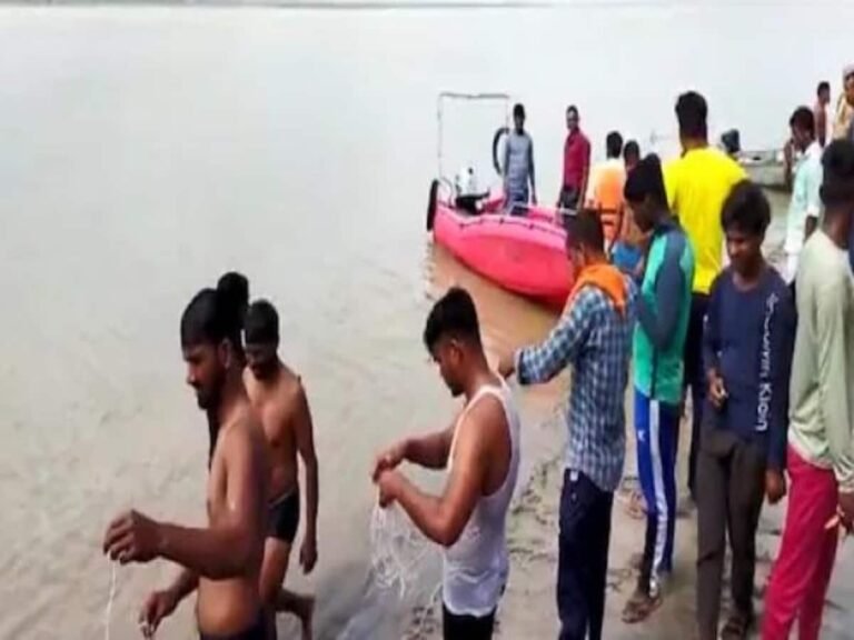 अयोध्या : स्नान करते समय सरयू नदी में डूबे एक ही परिवार के 12 लोग, रेस्क्यू ऑपरेशन जारी…
