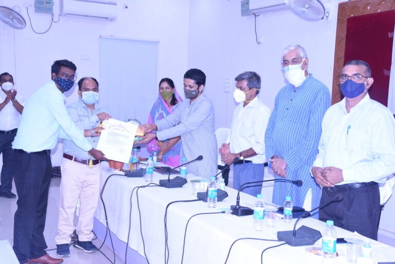 सरगुजा संभाग के 6 स्वास्थ्य केन्द्र कायाकल्प से पुरस्कृत,,,स्वास्थ्य मंत्री टीएस सिंहदेव ने प्रदान किया शील्ड तथा प्रमाण पत्र..