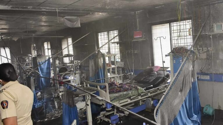 सिविल अस्पताल के कोरोना वार्ड के ICU में लगी भीषण आग,,, 10 मरीजों की दर्दनाक मौत….