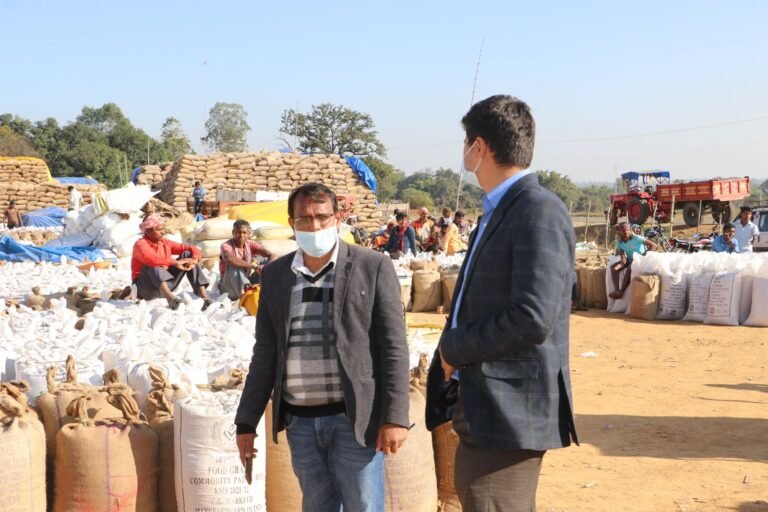 अवैध तरीके से 100 क्विन्टल धान खपाने की कोशिश में था कोचिया,सहायक खाद्य अधिकारी ने पकड़ा