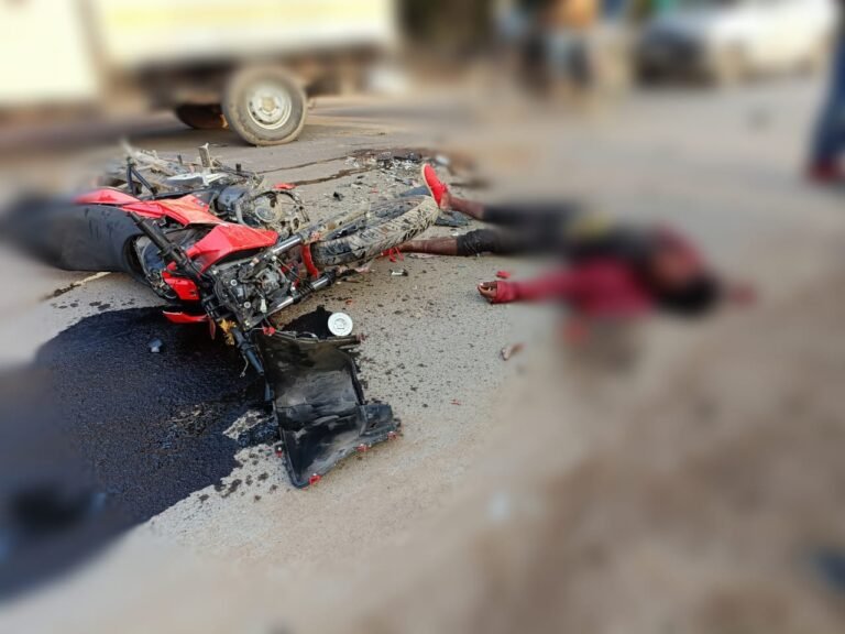 गांधीनगर बाबरा पेट्रोल पंप के पास बाइक और इनोवा की जबरदस्त भिडंत, दुर्घटना में एक की मौत 2 अन्य घायल