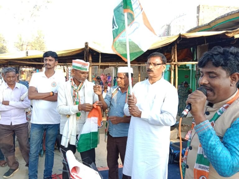 सेवा दल कांग्रेस जिलाध्यक्ष शिवप्रसाद अग्रहरि ने कांग्रेस प्रत्याशी कमलेश ओझा के समर्थन में किया चुनाव प्रचार…