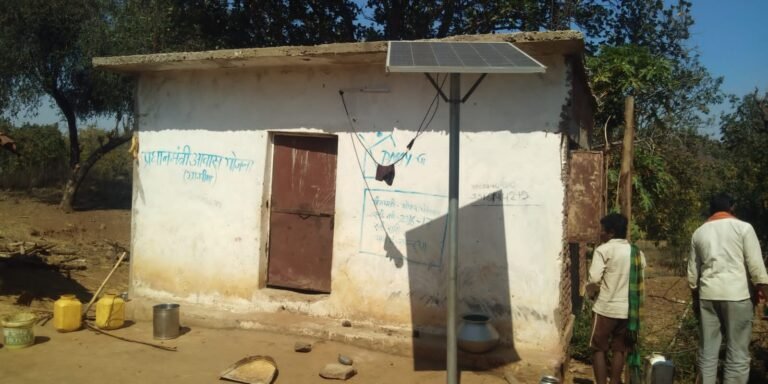 राष्ट्रपति के दत्तक पुत्रों के घर में छाया अंधेरा, सोलर होम लाइट 6 महीने से खराब, प्रशासन बना मूकदर्शक…