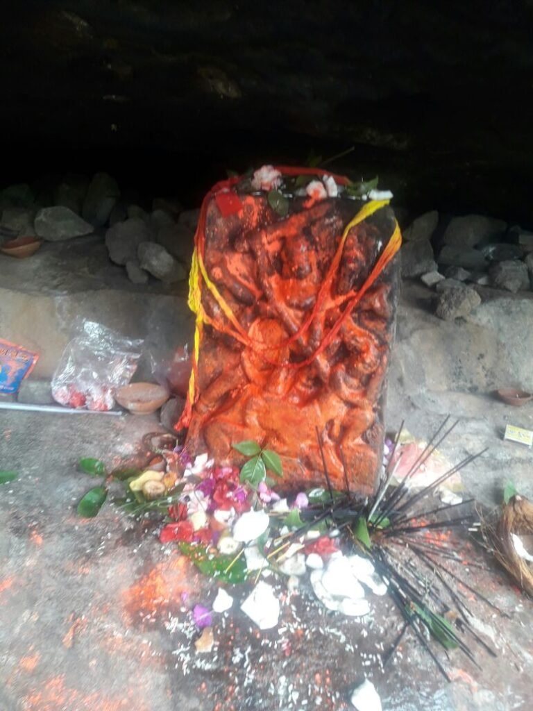 एक ऐसा गांव जहां अनहोनी और विपत्तियों से बचने के लिए 4 गांवों में 2 से 5 दिन पहले मना लेते हैं होली, एक सप्ताह तक चलता है रंगों का त्योहार….