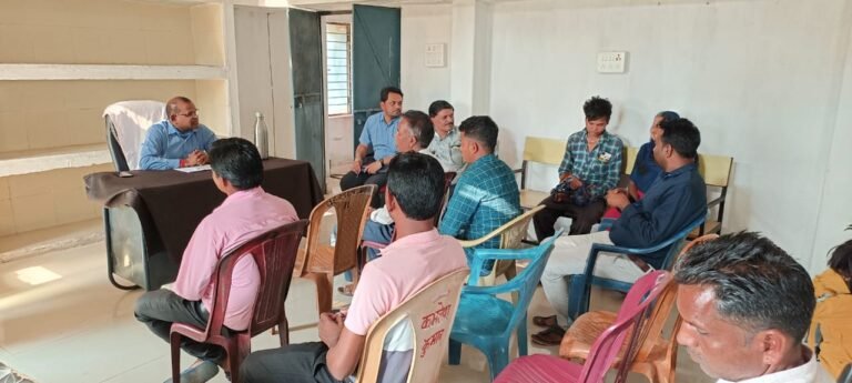 सरगुजा कमिश्नर ने अधिकारी व कर्मचारियों को किया आगाह,,कार्यालयों एवं कार्यों में कसावट लाने दिए निर्देश…