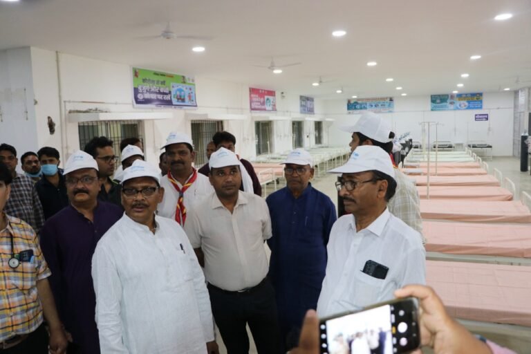 स्कूल शिक्षा मंत्री ने किया नवनिर्मित कोविड केयर सेंटर का जायजा, सुविधाओं को देख की सराहना