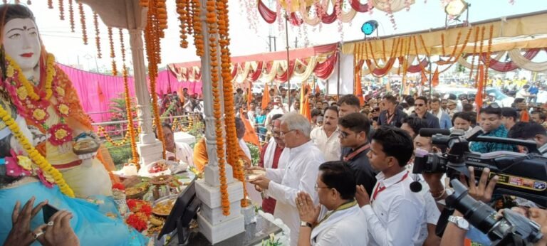 भक्त माता कर्मा जयंती समारोह में शामिल हुए सीएम भूपेश बघेल, माता कर्मा के रास्ते पर चलकर सामाजिक संगठन को और अधिक मजबूत बनाने लिया संकल्प…