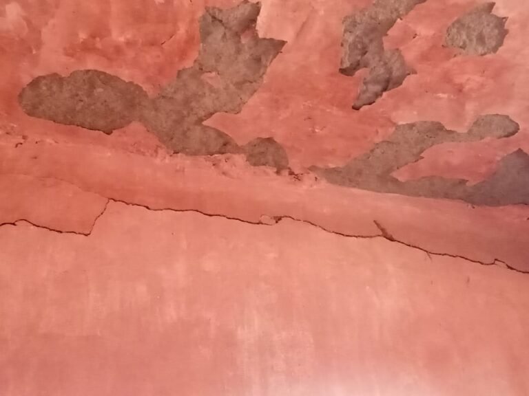 आंगनबाड़ी भवन हुआ जर्जर कभी भी हो सकती है बड़ी दुर्घटना प्रशासन सो रहा कुंभकरण की नींद….