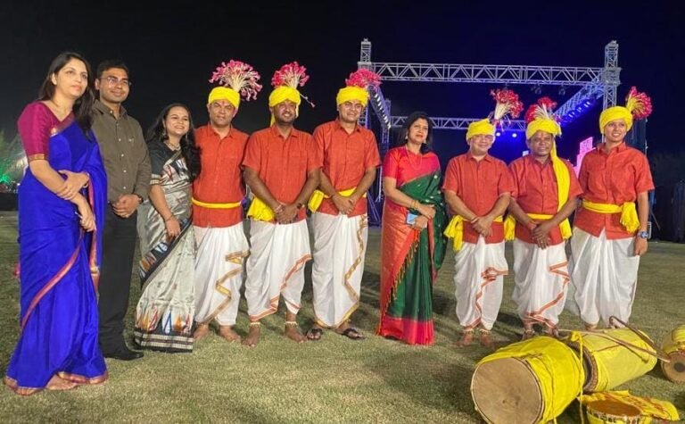 आईएएस कॉन्क्लेव में हाय रे सरगुजा नाचे की धुन पर जमकर थिरके सरगुजा संभाग के कमिश्नर और कलेक्टर…