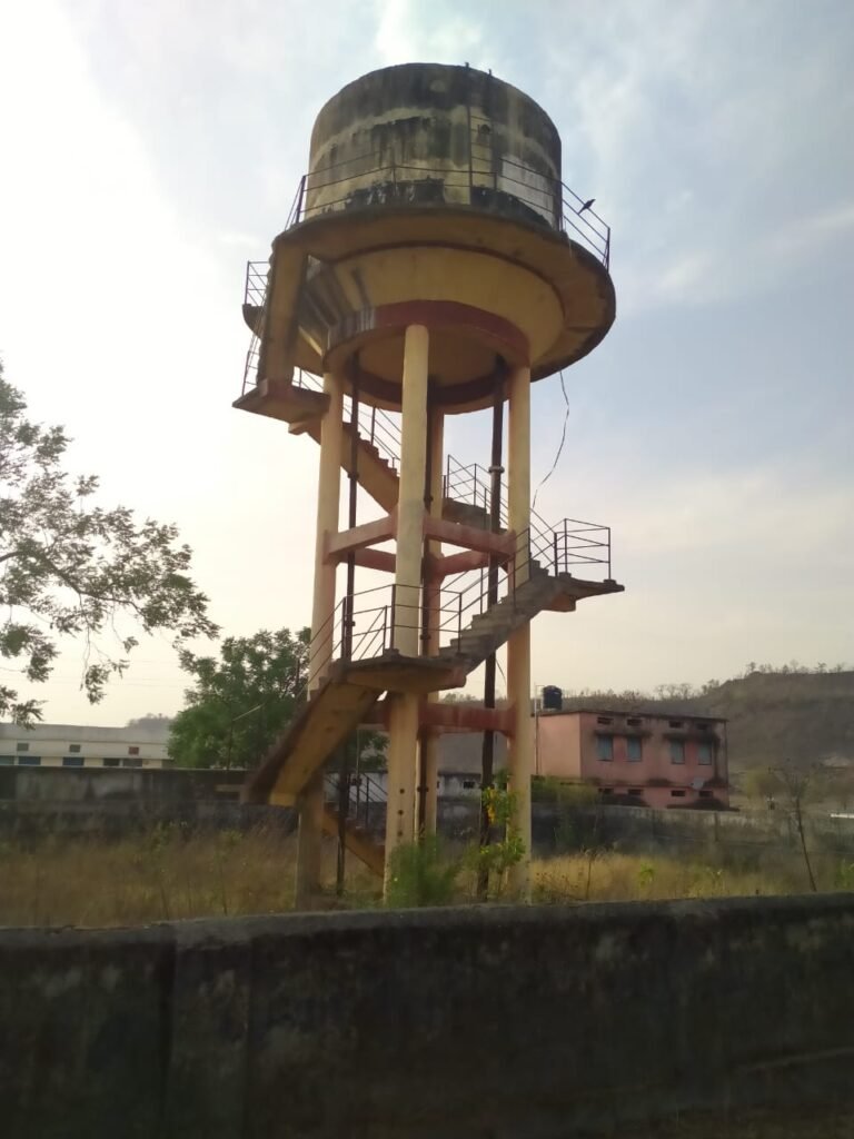 सूरजपुर : ओड़गी मुख्यालय में नल जल योजना कई महीनों से बंद,,,पानी के लिए ग्रामीणों को दर-दर भटकना पड़ रहा..