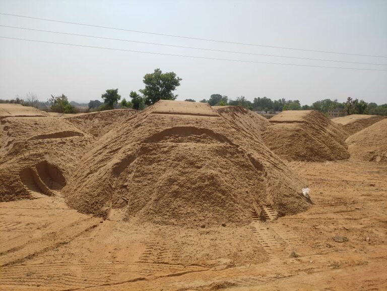 सूरजपुर : जिले में अवैध रेत परिवहन जोरों पर…प्रशासन मौन…