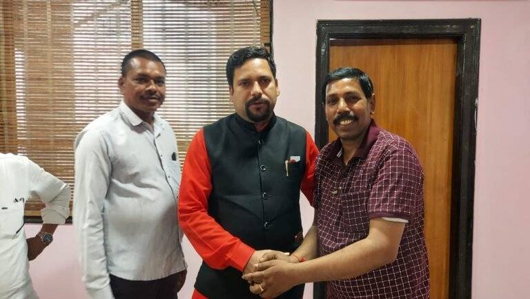 सूरजपुर : सुरेंद्र गुप्ता ने थामा आम आदमी पार्टी का हाथ…