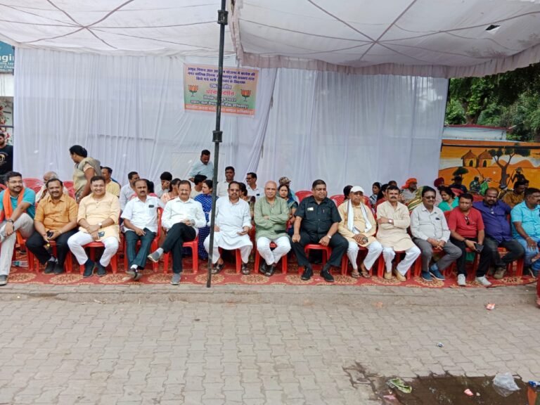 पानी की समस्या को लेकर भाजपा नगर मंडल अम्बिकापुर द्वारा किया गया एक दिवसीय धरना प्रदर्शन…