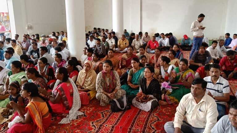 छत्तीसगढ़ कर्मचारी अधिकारी के अनिश्चितकालीन हड़ताल के तीसरे दिन दिखा जनसैलाब, सरकार ने मांगों को लेकर किसी तरह से नहीं दिखाई गंभीरता…