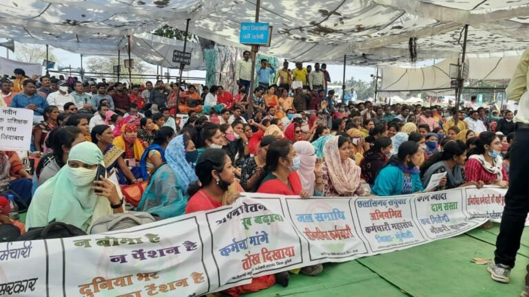 अनियमित कर्मचारी हड़ताल पर: 01 सितम्बर से ऑफिस में लटकेंगे ताले…