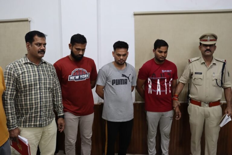 नौकरी लगाने के नाम पर ऑनलाइन साइट के माध्यम से धोखाधड़ी करने वाला गिरोह, पुलिस के गिरफ्त में…