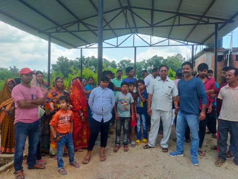 अवैध अतिक्रमण के खिलाफ ग्रामवासियों का फूटा गुस्सा, एकजुट हो की कार्यवाही की मांग…