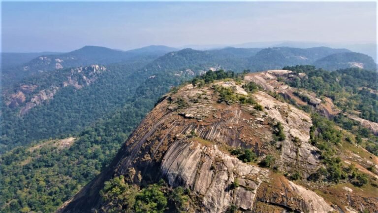 छत्तीसगढ़ की सबसे ऊंची चोटी से अब पर्यटकों को मिलेगा प्रकृति का प्यार, गौर-लाटा को पर्यटन स्थल बनाने मुख्यमंत्री ने की घोषणा…