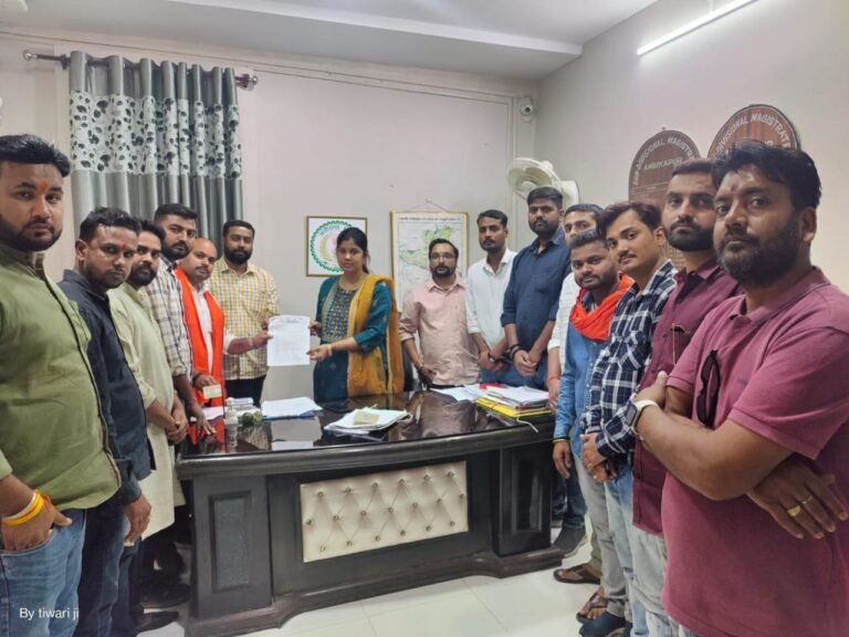 शराब में मिलावटखोरी के खिलाफ कलेक्टर को भाजयुमो ने सौंपा ज्ञापन…
