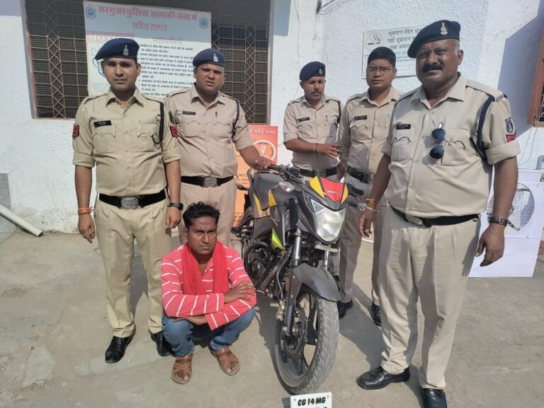 चोरी की बाइक के साथ बाइक चोर को पुलिस ने किया गिरफ्तार…