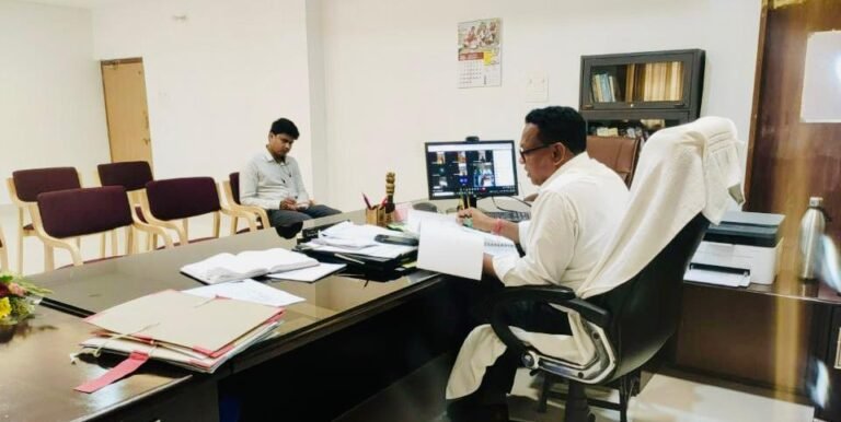 मतदान केंद्रों में आवश्यक मूलभूत सुविधा सुनिश्चित करें कलेक्टर – एन.के. दुग्गा