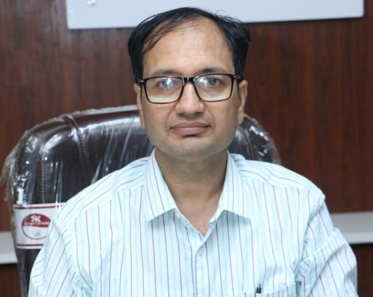 सूरजपुर जिले के नये कलेक्टर संजय अग्रवाल ने संभाला पदभार…