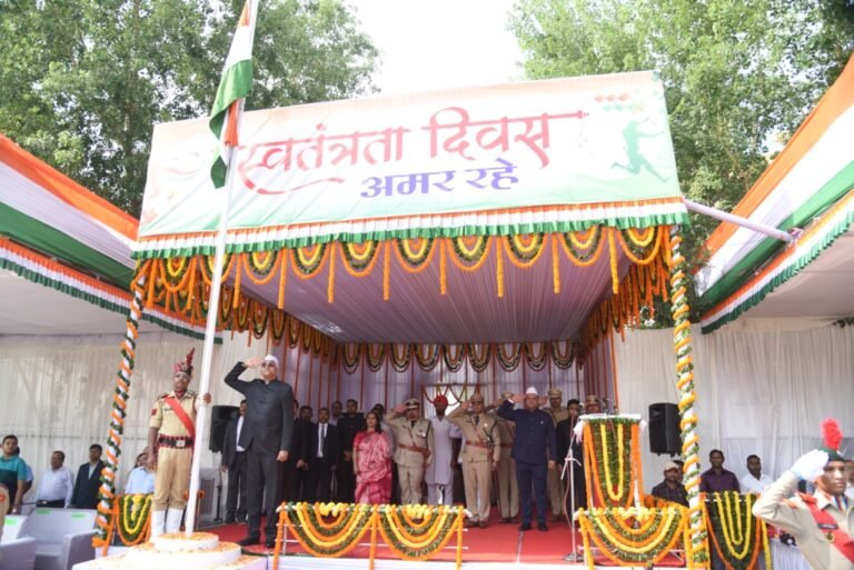 77 वें स्वतंत्रता दिवस समारोह का हुआ गरिमामय आयोजन, उपमुख्यमंत्री टीएस सिंहदेव ने किया ध्वजारोहण…
