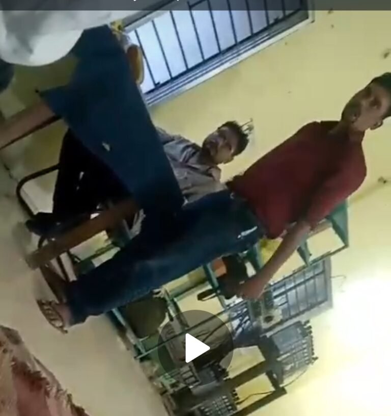 किसान कांग्रेस जिलाध्यक्ष और साथी ने की बिजली ऑफिस में घुसकर शराब के नशे में गुंडागर्दी…देखे वीडियो सत्ता के नशे में चूर कैसे दे रहे अधिकारियों को भद्दी गालियां…