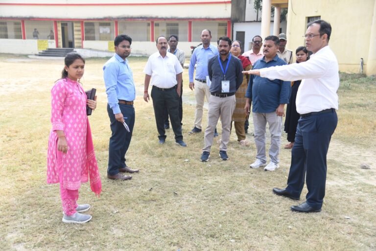 निर्वाचन कार्य में बरती लापरवाही, हुई कार्रवाई, प्राचार्य निलंबित, चार अधिकारियों को कारण बताओ नोटिस…