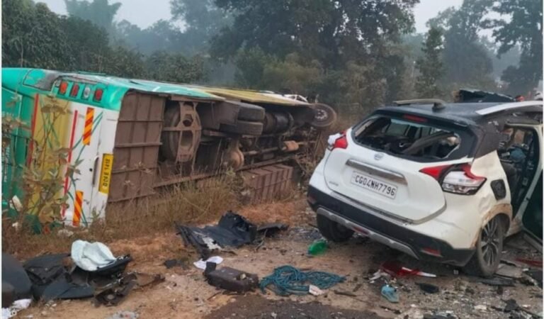 ओवरटेक करते कार बस से टकराई, कार सवार युवक की मौत, 3 घायल 1 की हालत गंभीर….