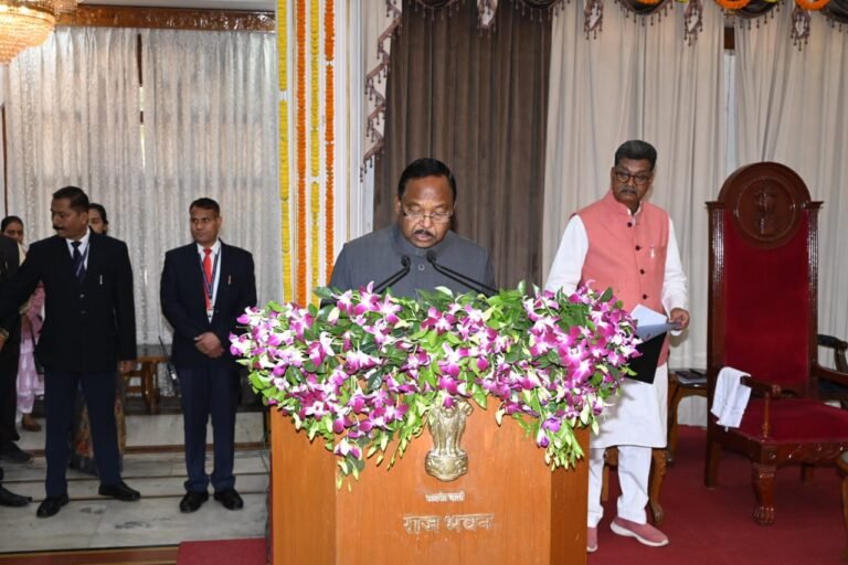 रामविचार नेताम बने प्रोटेम स्पीकर, डॉ रमन ने विधानसभा अध्यक्ष के लिए दाखिल किया नामांकन…