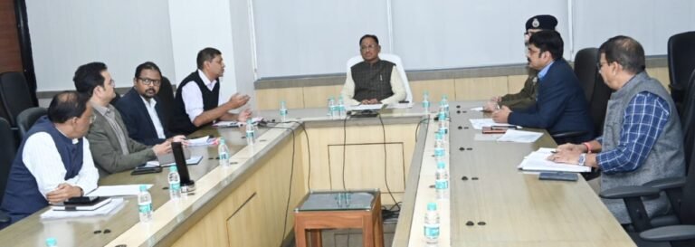 ज़िले में क़ानून-व्यवस्था की स्थिति रहे नियंत्रण में अन्यथा सीधे कलेक्टर-एसपी होंगे जिम्मेदार…