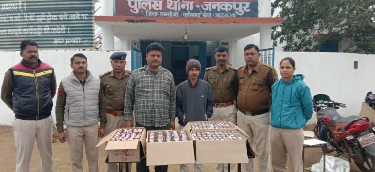 जनकपुर पुलिस ने अवैध रूप से शराब परिवहन करते 02 शराब तस्करों को किया गिरफ्तार..