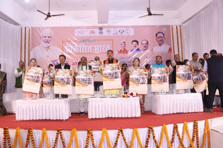 विकसित भारत संकल्प यात्रा कार्यक्रम में शामिल हुए स्वास्थय मंत्री श्याम बिहारी जायसवाल…
