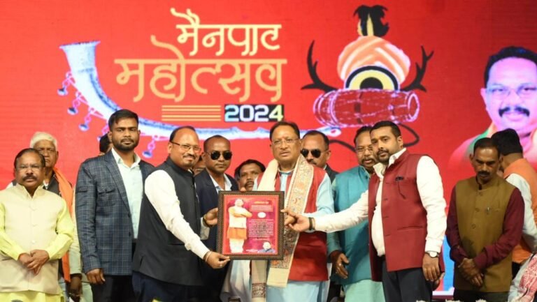 सभी वर्गों के समावेशी विकास की दिशा में कार्य कर रही छत्तीसगढ़ सरकारः मुख्यमंत्री साय..नर्मदापुर में झंडा पार्क की स्थापना के लिए एक करोड़, मैनपाट महोत्सव आयोजन के लिए प्रतिवर्ष 50 लाख रुपए की घोषणा….
