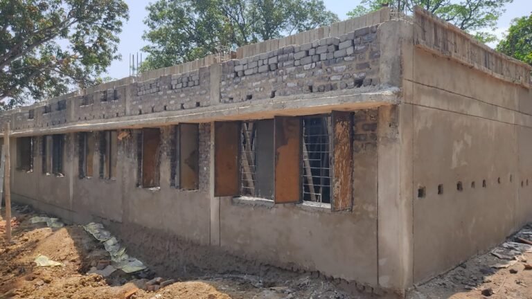 आरईएस विभाग और ठेकेदार की सांझेदारी में हो रहा स्कूल का घटिया निर्माण, अधिकारियों की चुप्पी डाल रहा बच्चों के भविष्य में अंधकार…