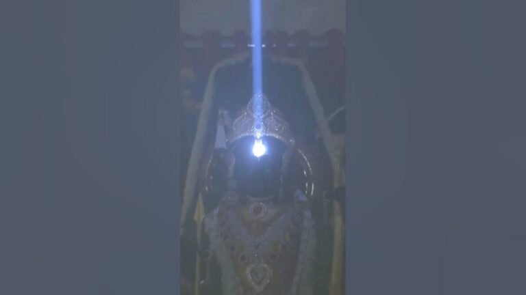सूर्य की किरणों ने किया रामलला का अभिषेक, 5 मिनट तक अद्भुत दृश्य देख भाव विभोर हुए भक्त…