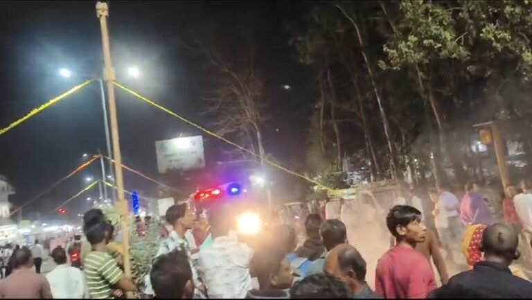 युवक की पुलिस कस्टडी में मौत, भीड़ ने थाने पर किया पथराव, पुलिस ने दागे आंसू गैस के गोले, TI और आरक्षक निलंबित…