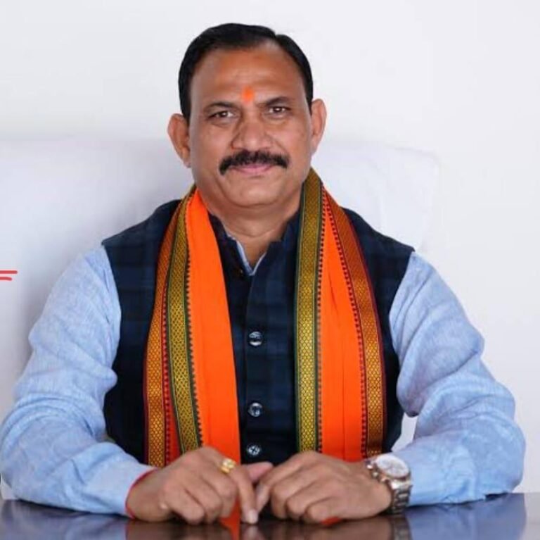 मनेंद्रगढ़ के चैनपुर से चिरमिरी के साजापहाड़ पहुंच मार्ग का होगा उन्नयन और चौड़ीकरण, क्षेत्र के विधायक एवं स्वास्थ्य मंत्री श्याम बिहारी जायसवाल के प्रयासों से संवर रहा है मनेंद्रगढ़..